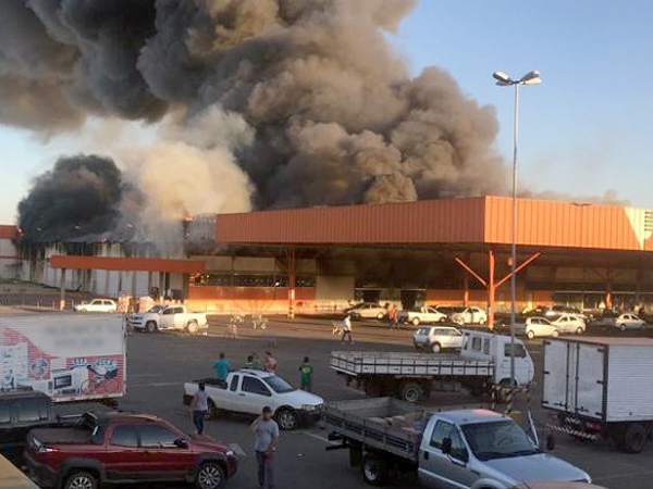 Supermercado pega fogo na região norte de Palmas - Notícias